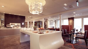 Breakfast area - Clarion Collection Hotel Kysten (Sandnessjoen)