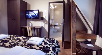 Standard Double Room | Premium bedding, pillowtop beds, iron/ironing board, free WiFi