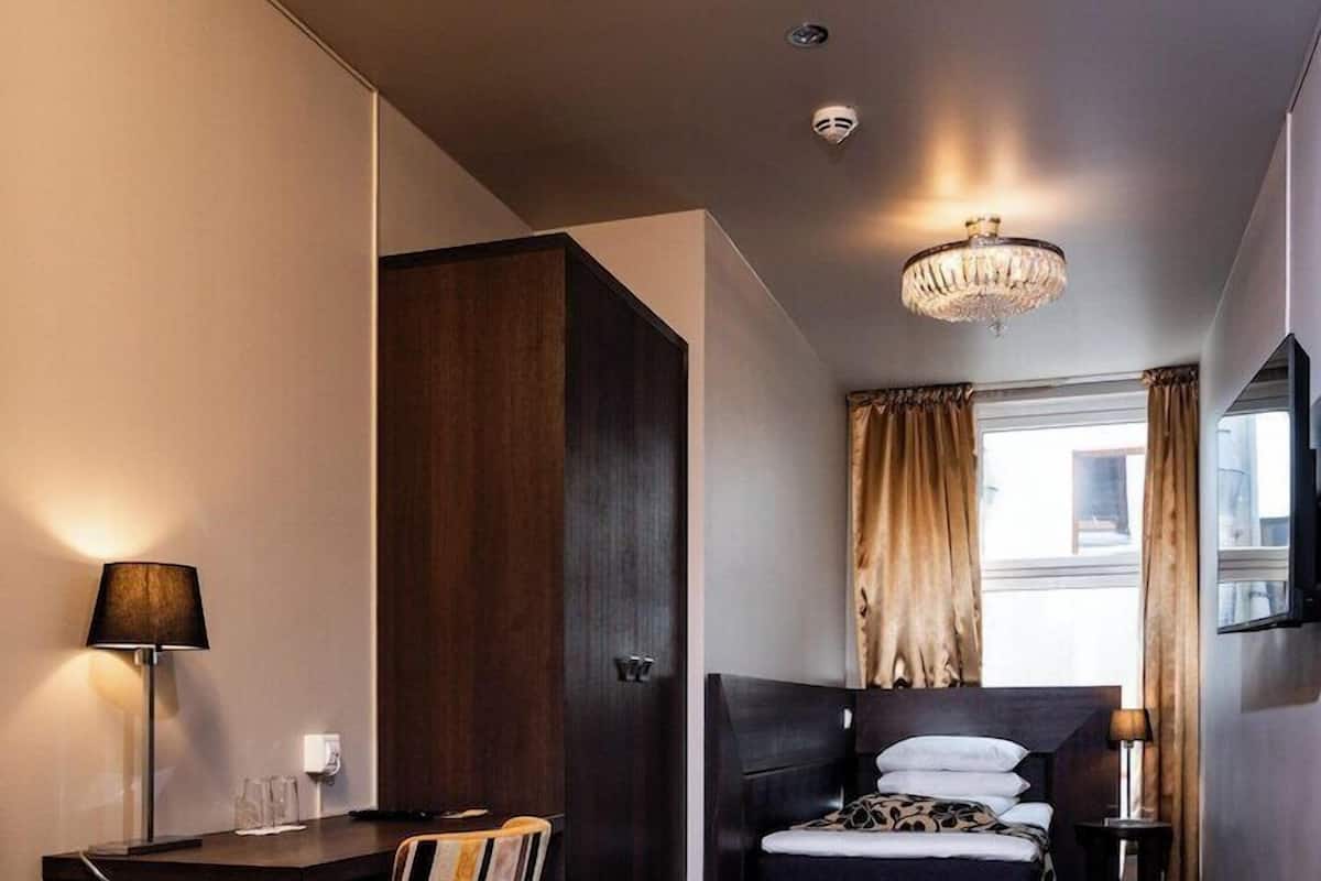 Premium bedding, pillowtop beds, iron/ironing board (on request)