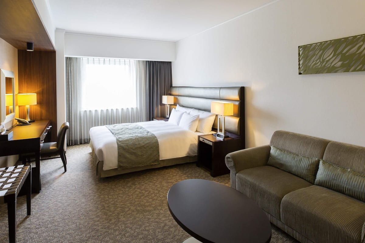 Down duvets, minibar, desk, blackout curtains
