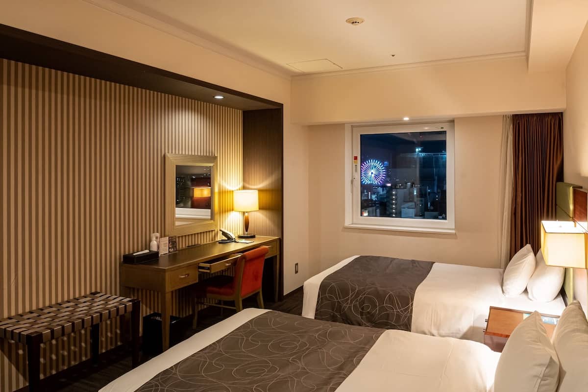 down duvets, minibar, desk, blackout curtains