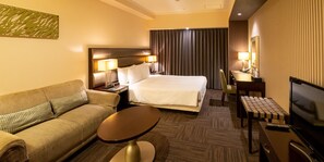 Down comforters, minibar, desk, blackout drapes - ibis Styles Sapporo (Sapporo)