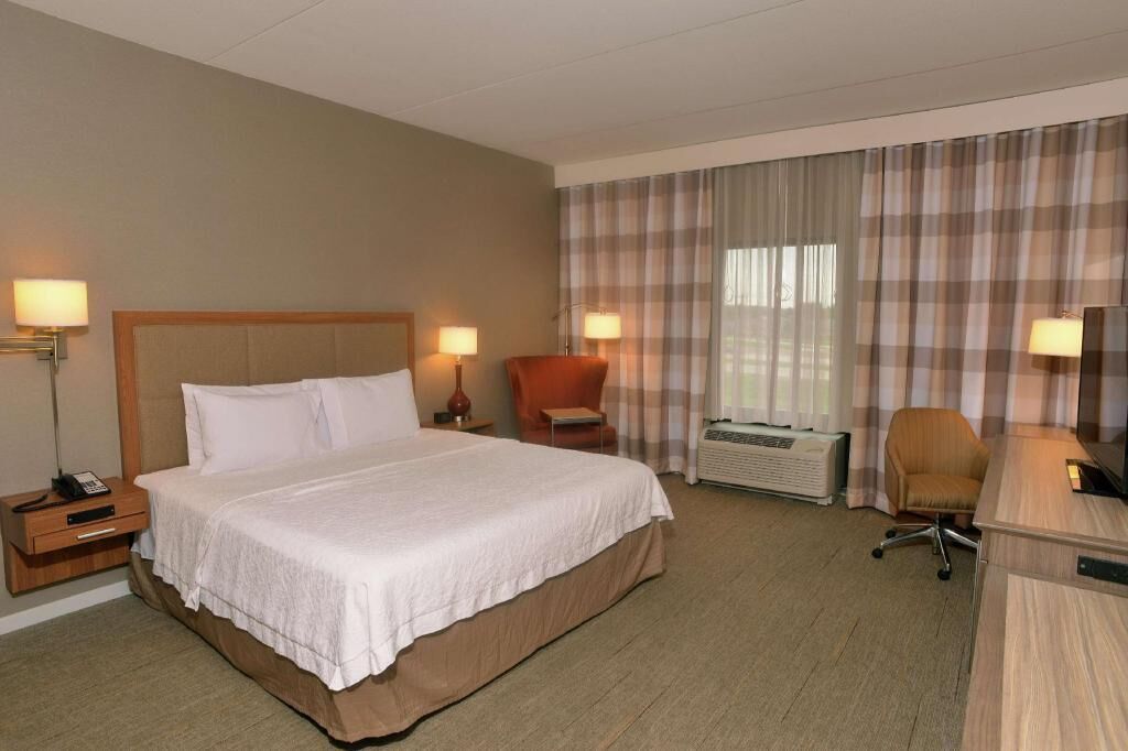 In-room safe, free WiFi, bed sheets