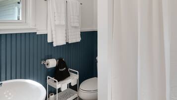 Superior Room | Bathroom