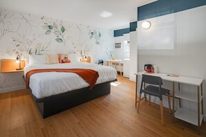 슈피리어룸 | 고급 침구, 셀렉트 컴포트 침대, 책상, 암막 커튼