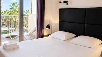 City Apartment, 1 Bedroom | Wired Internet