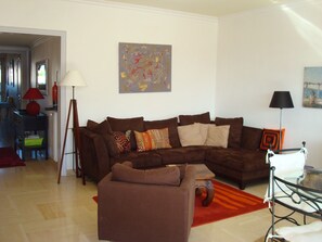 Appartement, 2 chambres | Coin séjour | Télévision