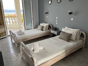 In-room safe, bed sheets - Sweet Dreams Apartments (Corfu)