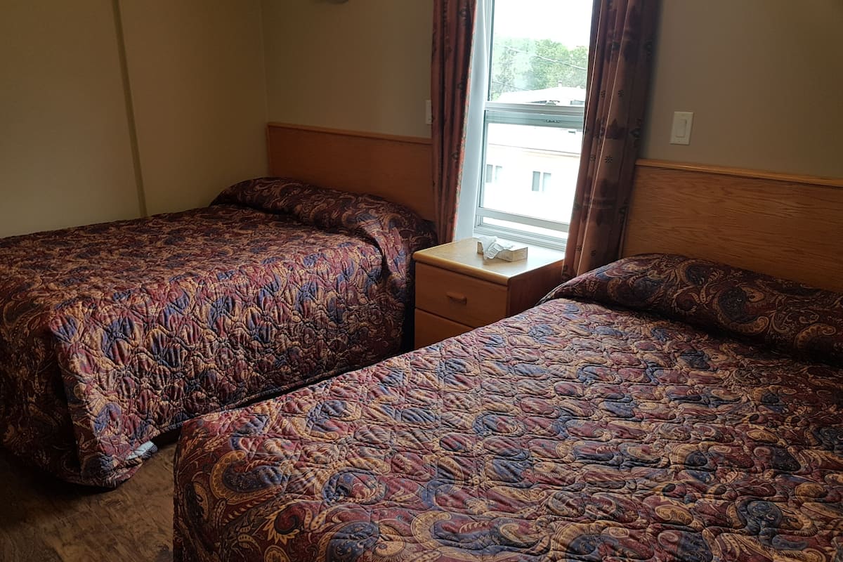 Soundproofing, free WiFi, bed sheets