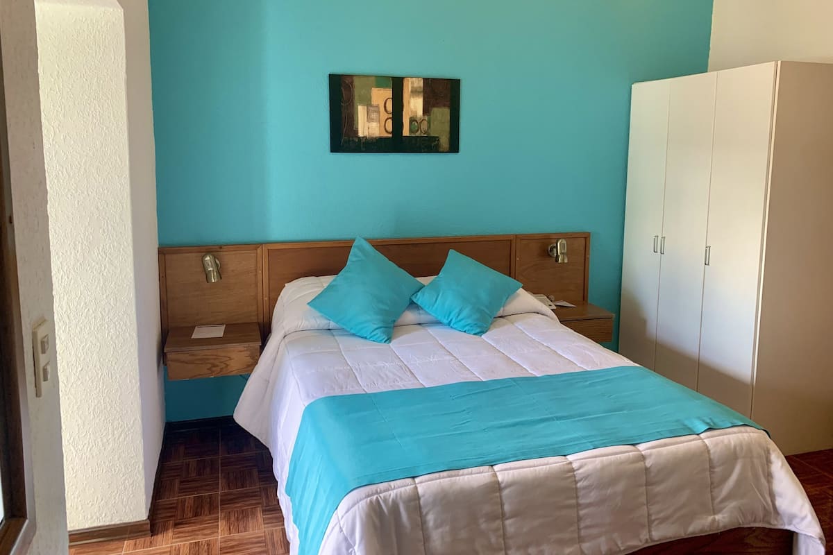 Standard Room | 1 bedroom, minibar, in-room safe, soundproofing