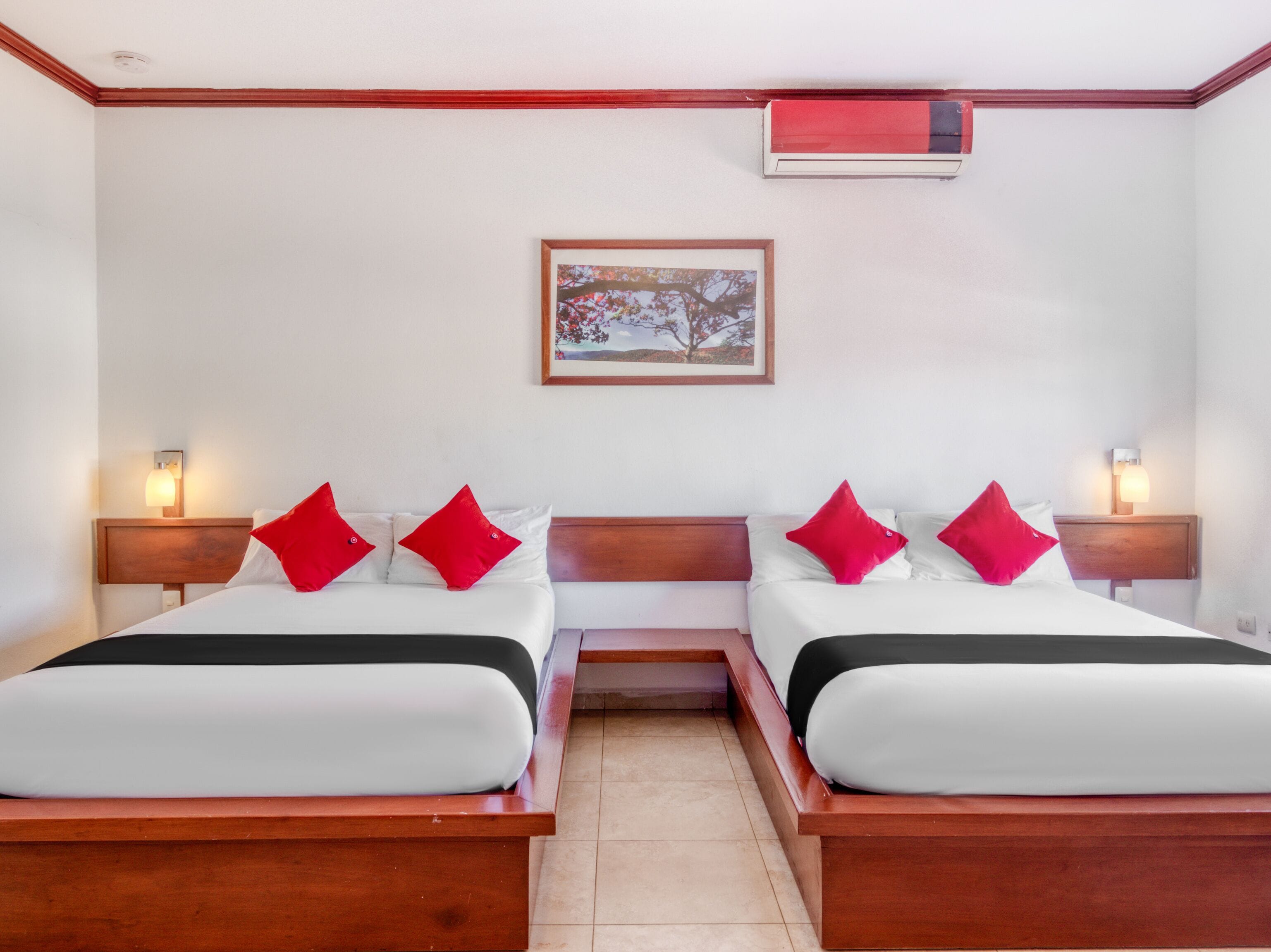 standard quadruple room, 2 double beds | desk, free wifi, bed sheets