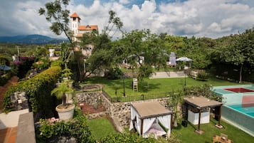 Suite | Área de sala de estar | Televisión de pantalla plana y estación para iPod