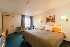 Quarto, 1 cama King | 1 quarto, escrivaninha, ferros/tábuas de passar roupa, Wi-Fi de cortesia