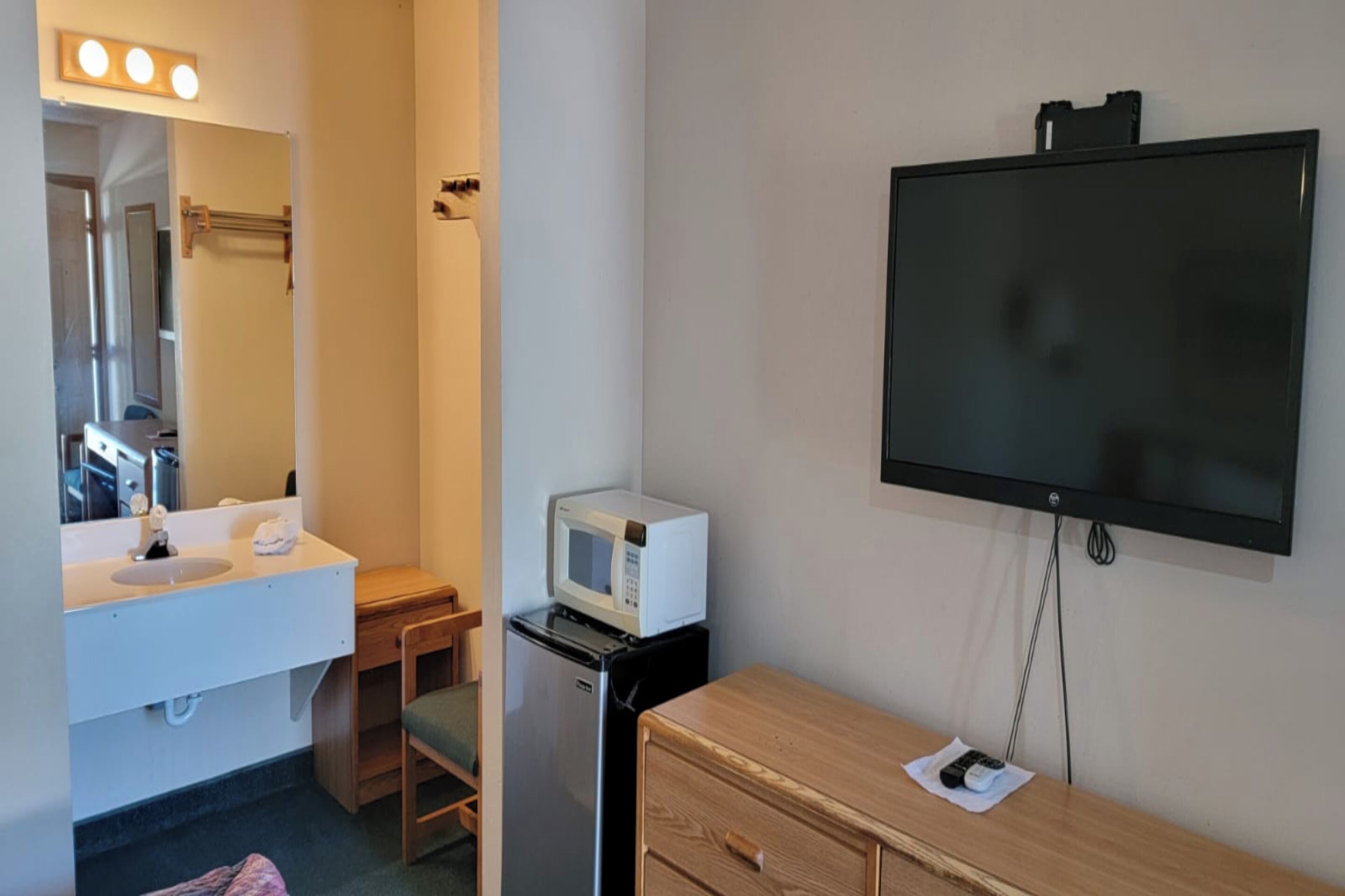 HomeTown Inn By OYO Texhoma, OK