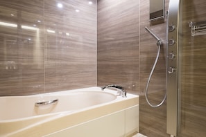 Luxury Twin, Non Smoking | Bathroom | Free toiletries, hair dryer, slippers, electronic bidet