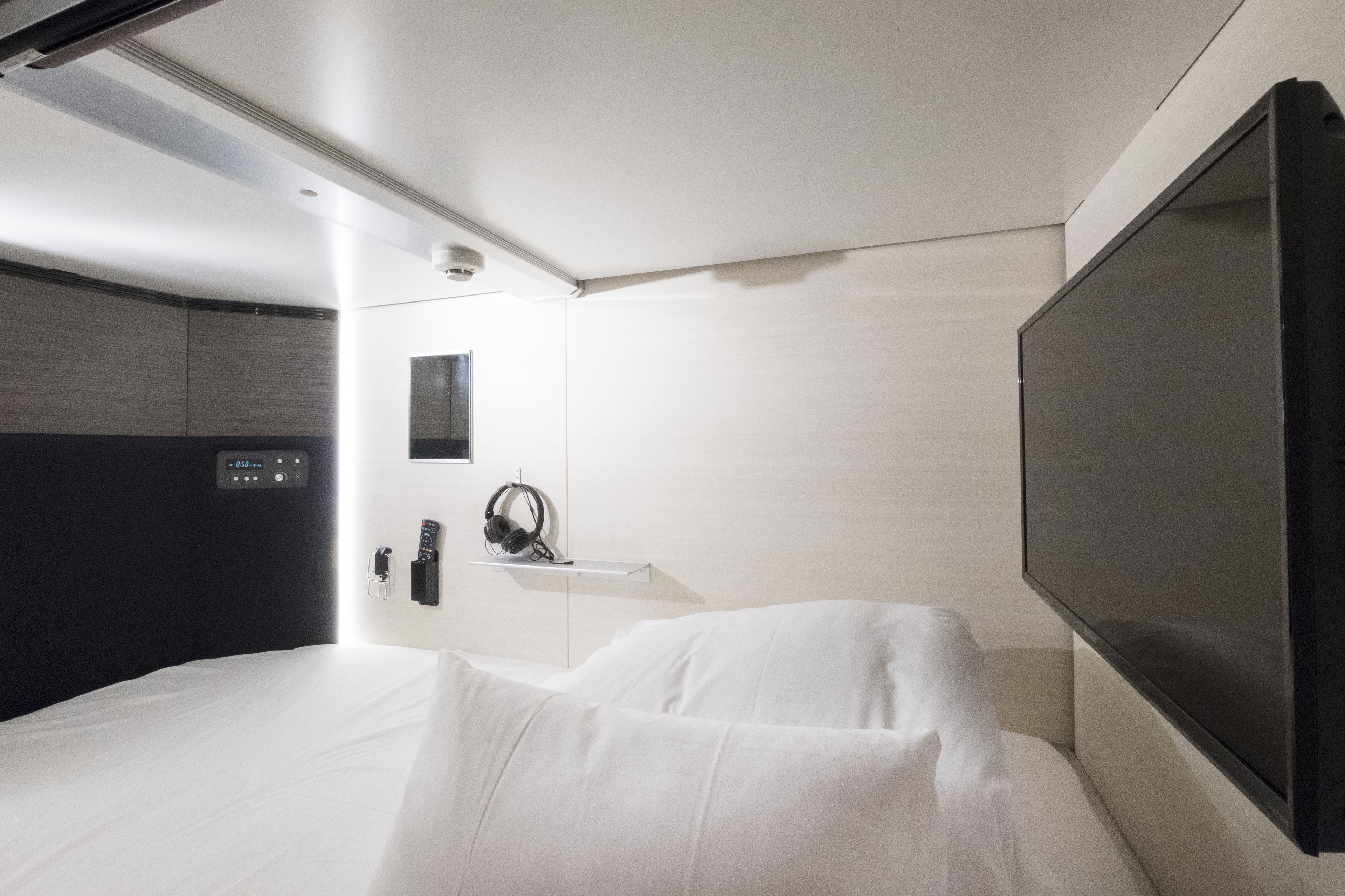 capsule bunk bed, non smoking | room amenity