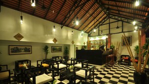 Bar (on property) - MotherHome Boutique (Siem Reap)