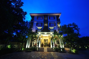 Front of property - evening/night - MotherHome Boutique (Siem Reap)