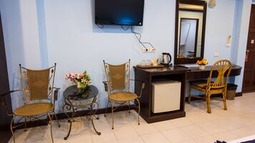 Family Room | Living area | Flat-screen TV, DVD player