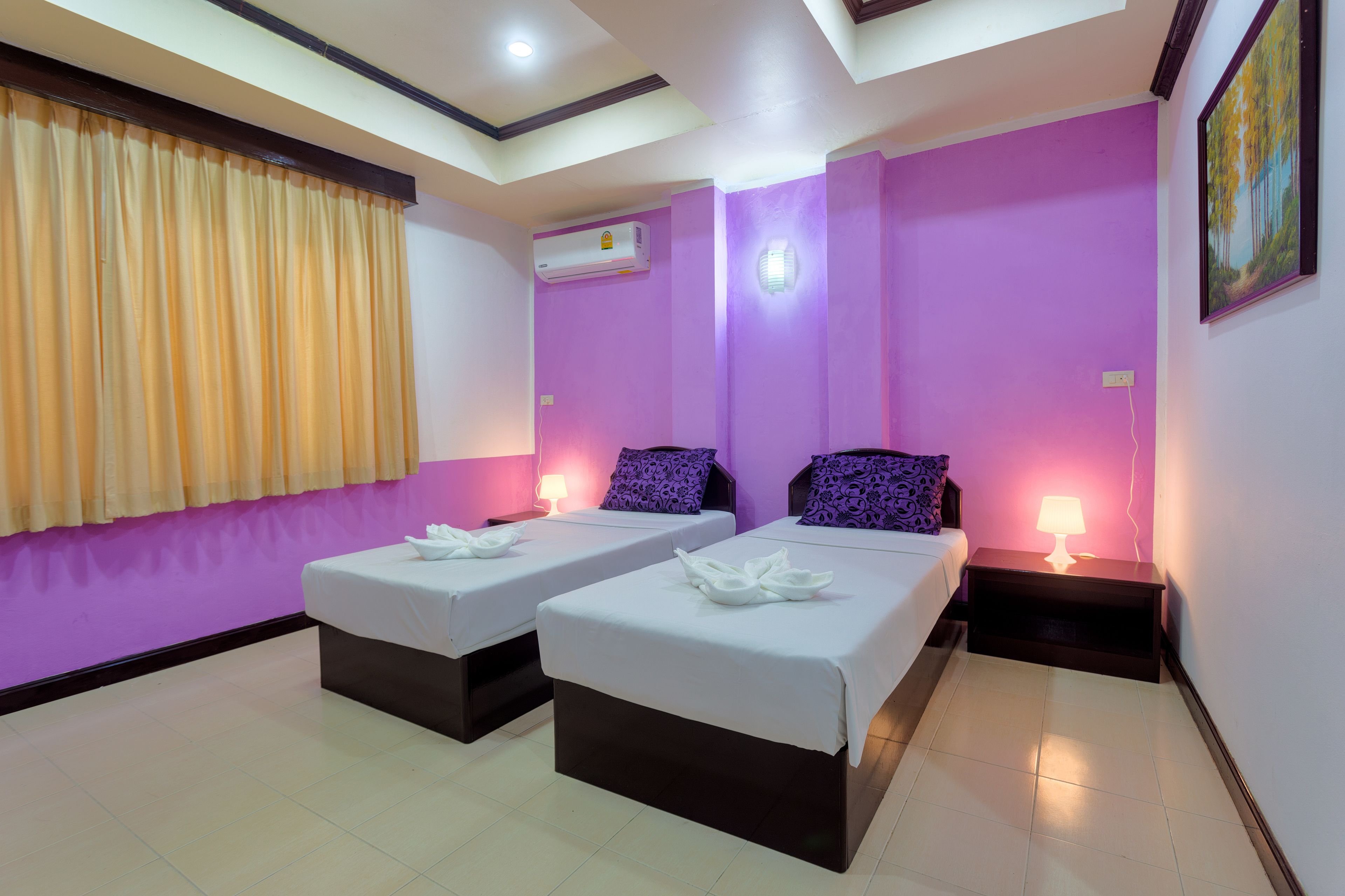 Quarto casal luxo | Lençóis italianos Frette, edredons de pluma, frigobar