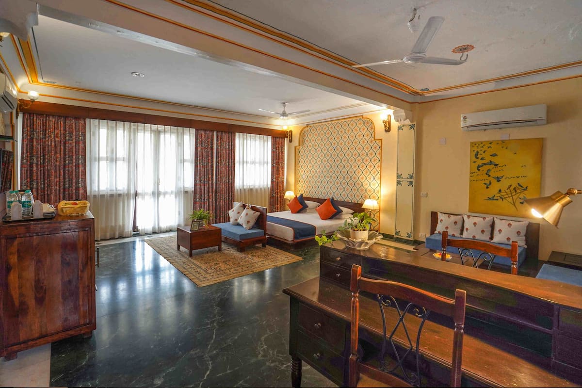 Courtyard Room | Down duvets, minibar, in-room safe, individually decorated
