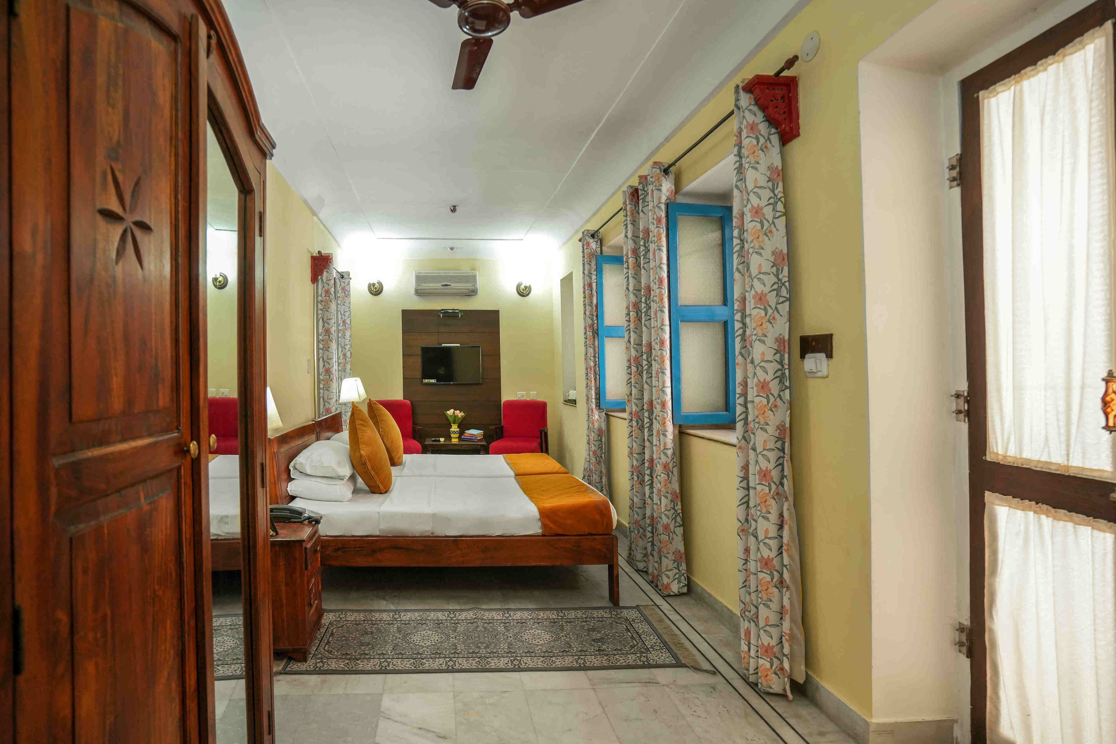 heritage standard room | down duvets, minibar, in-room safe, individually decorated