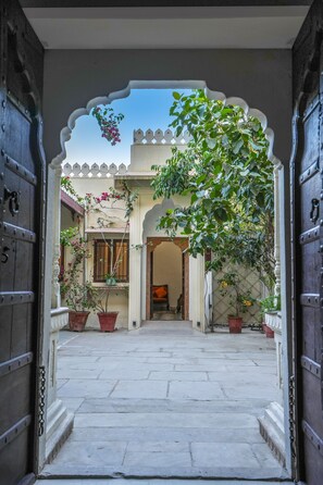 Exterior - Diggi Palace Jaipur - A City Center Hidden Heritage Gem (Jaipur)
