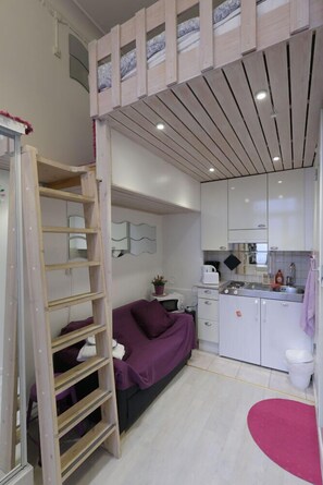 Studio - Pieni Roobertinkatu 13 D | Zimmersafe, Bügeleisen/Bügelbrett, kostenloses WLAN