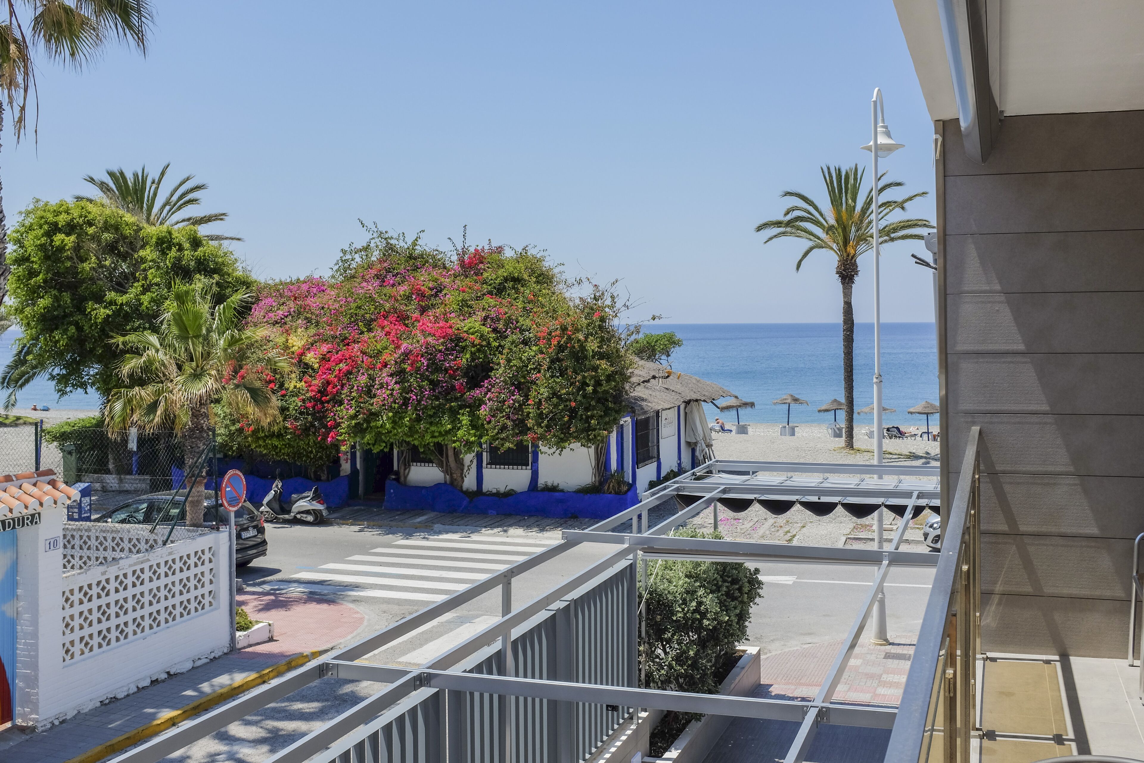 Suíte estúdio júnior, vista parcial para o mar, de frente para o oceano | Terraço/pátio