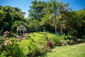 Chateau Cottage  | Garden view