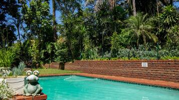 6 piscinas al aire libre, sillones reclinables de piscina