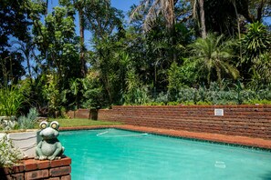 6 piscinas al aire libre, sillones reclinables de piscina