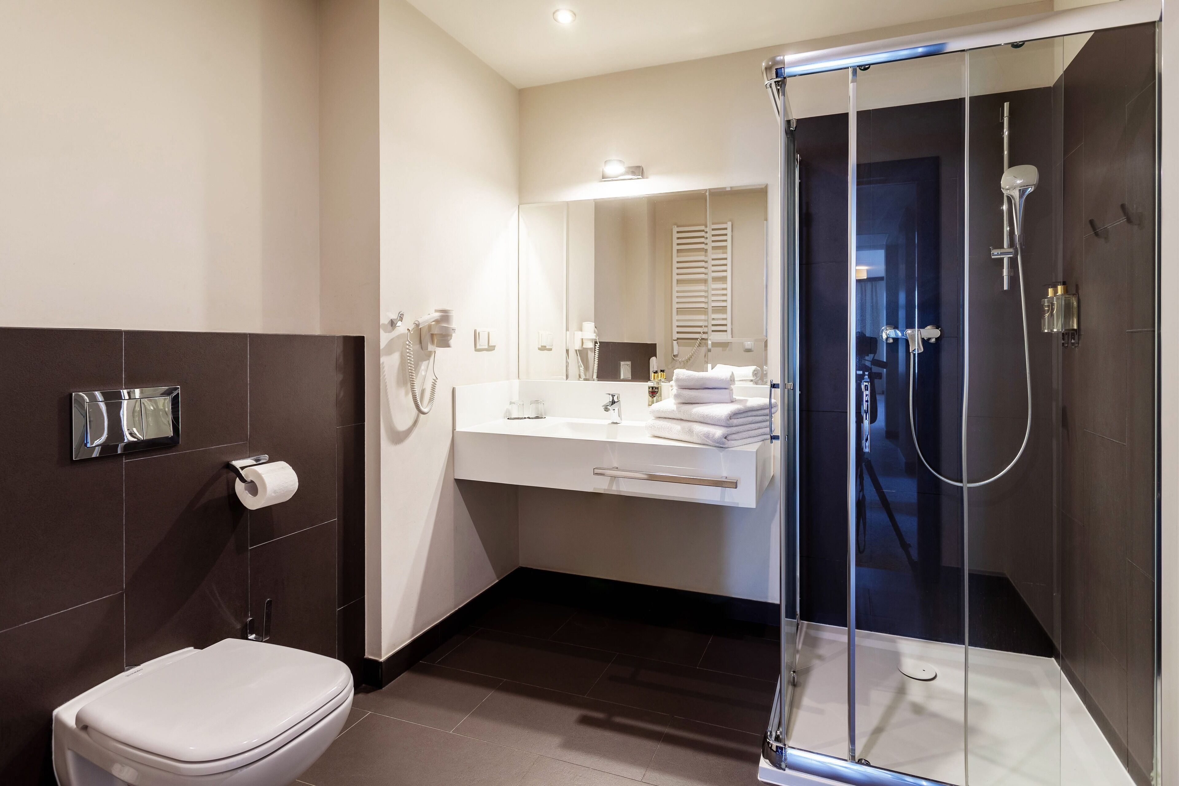 exclusive room, terrace (partial sea view) | bathroom | shower, free toiletries, hair dryer, bathrobes