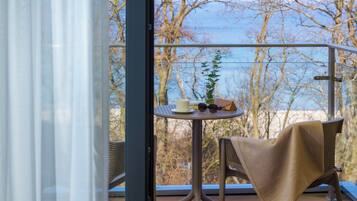 Double Room, Balcony, Partial Sea View | Beach/ocean view