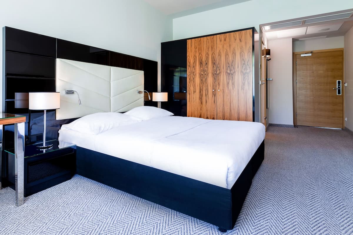 1 habitación, ropa de cama hipoalergénica y minibar