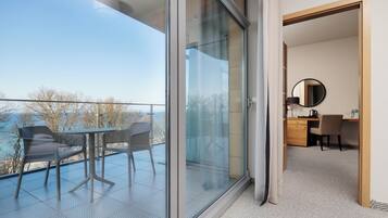 Apartamento Deluxe, vistas parciales al mar | Vistas al mar