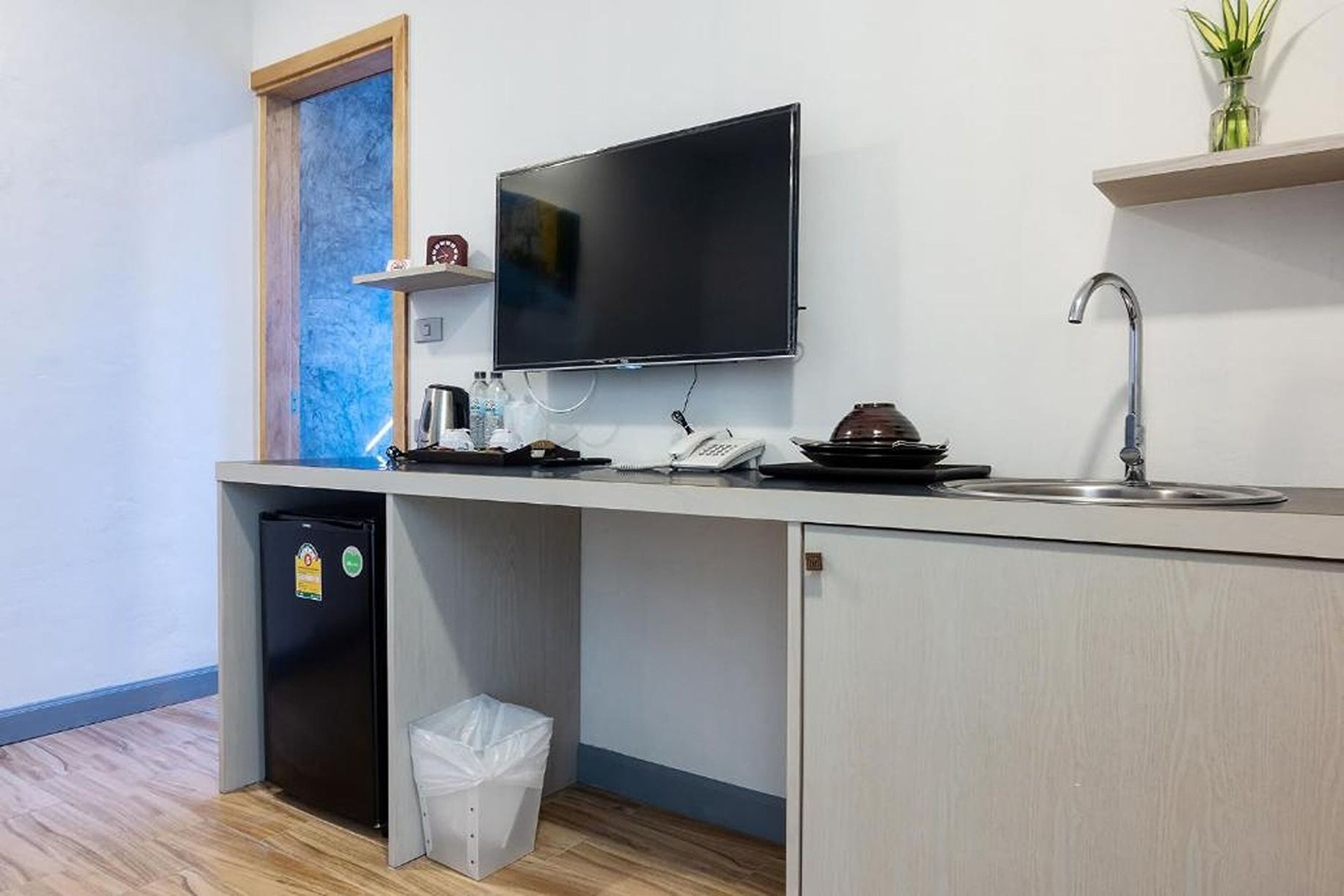 studio | 1 bedroom, in-room safe, desk, blackout curtains