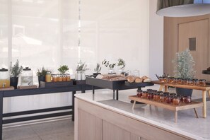 Tägliches inbegriffenes Frühstücksbuffet