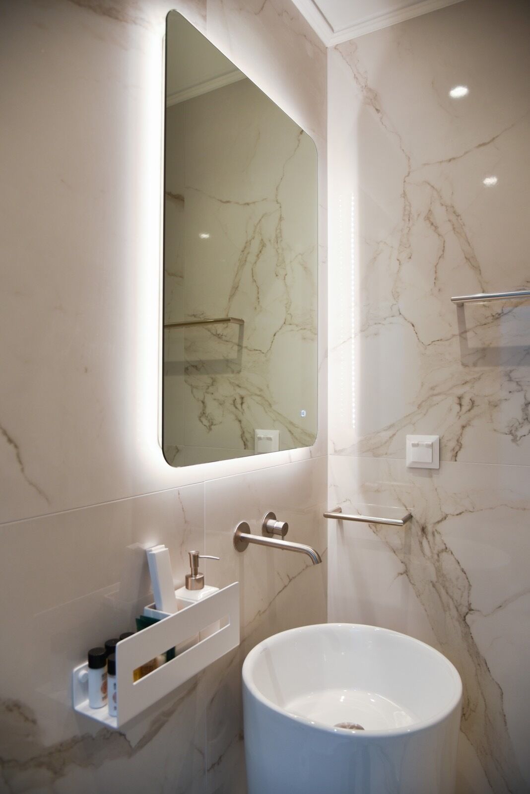 family suite | bathroom | shower, free toiletries, hair dryer, slippers