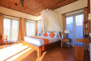 別墅, 2 間臥室 | 獨特裝修、書桌、遮光窗簾/窗簾、熨斗/熨衫板