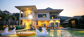 SeaRidge Hua Hin Resort & Pool Villa