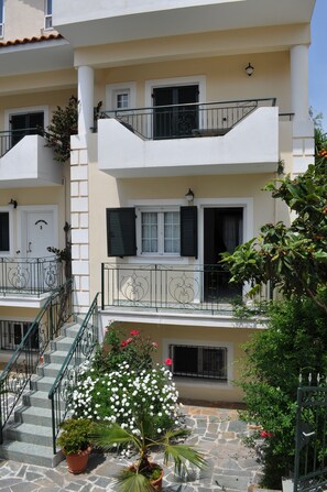 Exterior - Chrisanthi Apartments (Igoumenitsa)