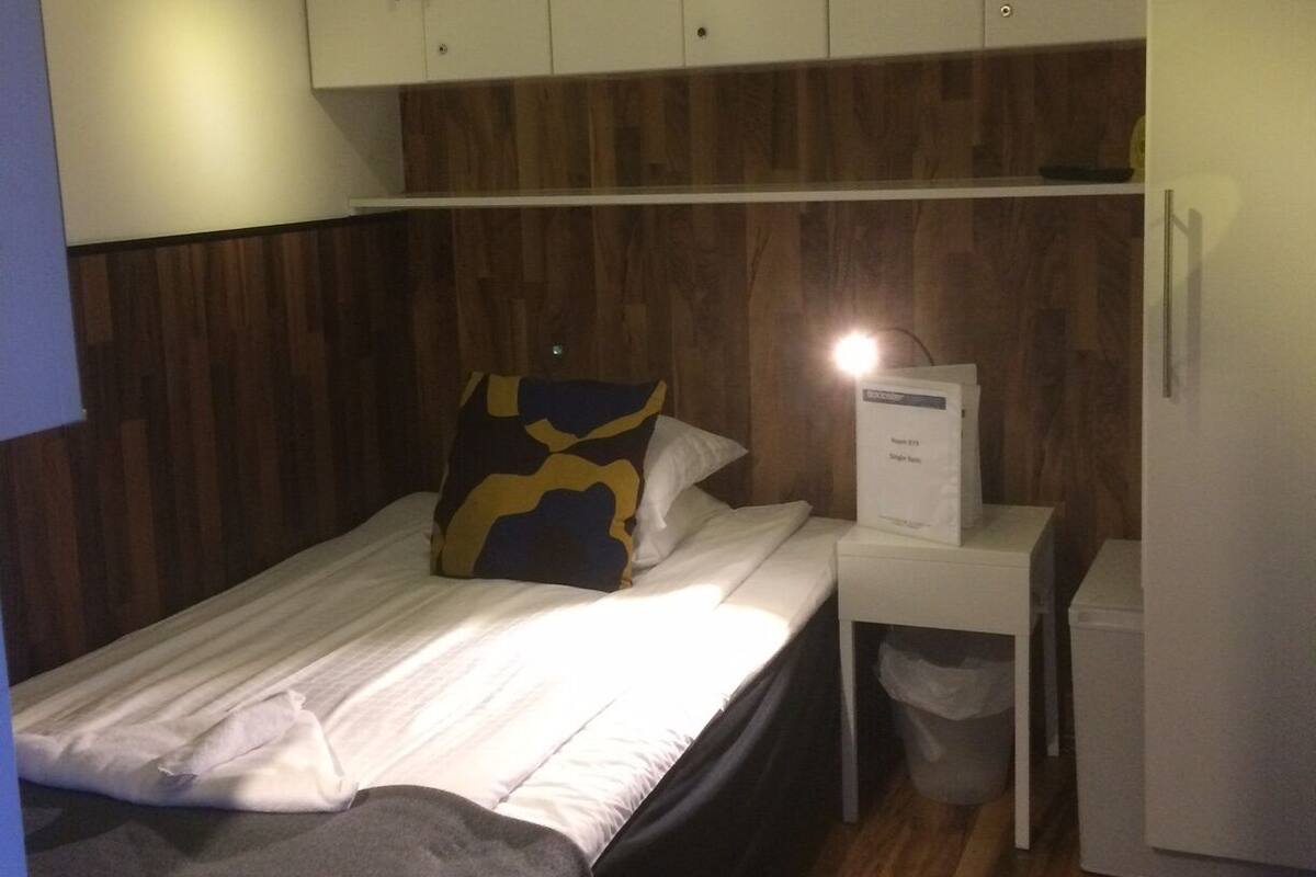 Chambre Simple, salle de bains commune