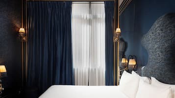 Deluxe-værelse | Premium-sengetøj, minibar, pengeskab på værelset, skrivebord