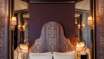 Luxe beddengoed, een minibar, een kluis op de kamer, een bureau