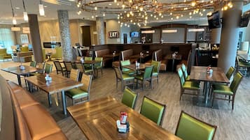 Déjeuner et souper servis sur place