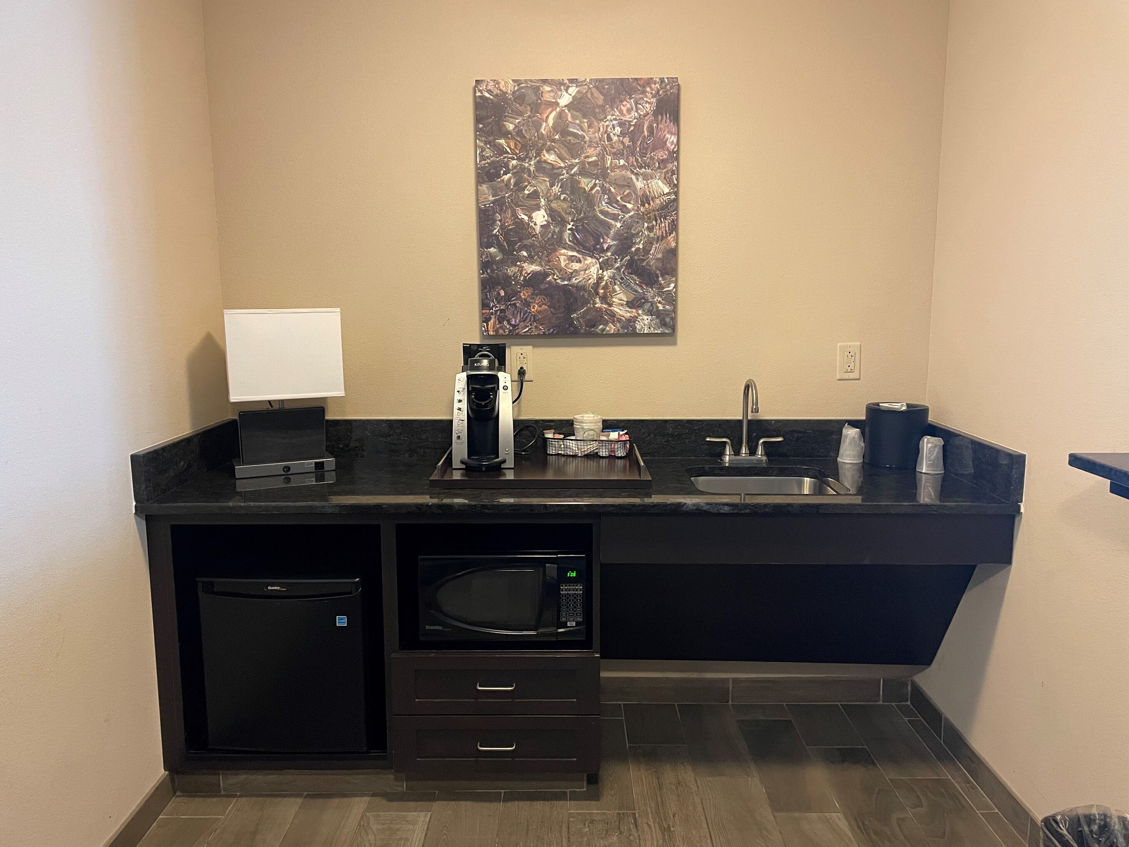 1 bedroom, desk, blackout curtains, soundproofing