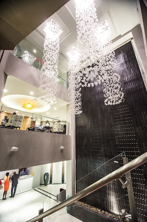 Coin salon dans le hall