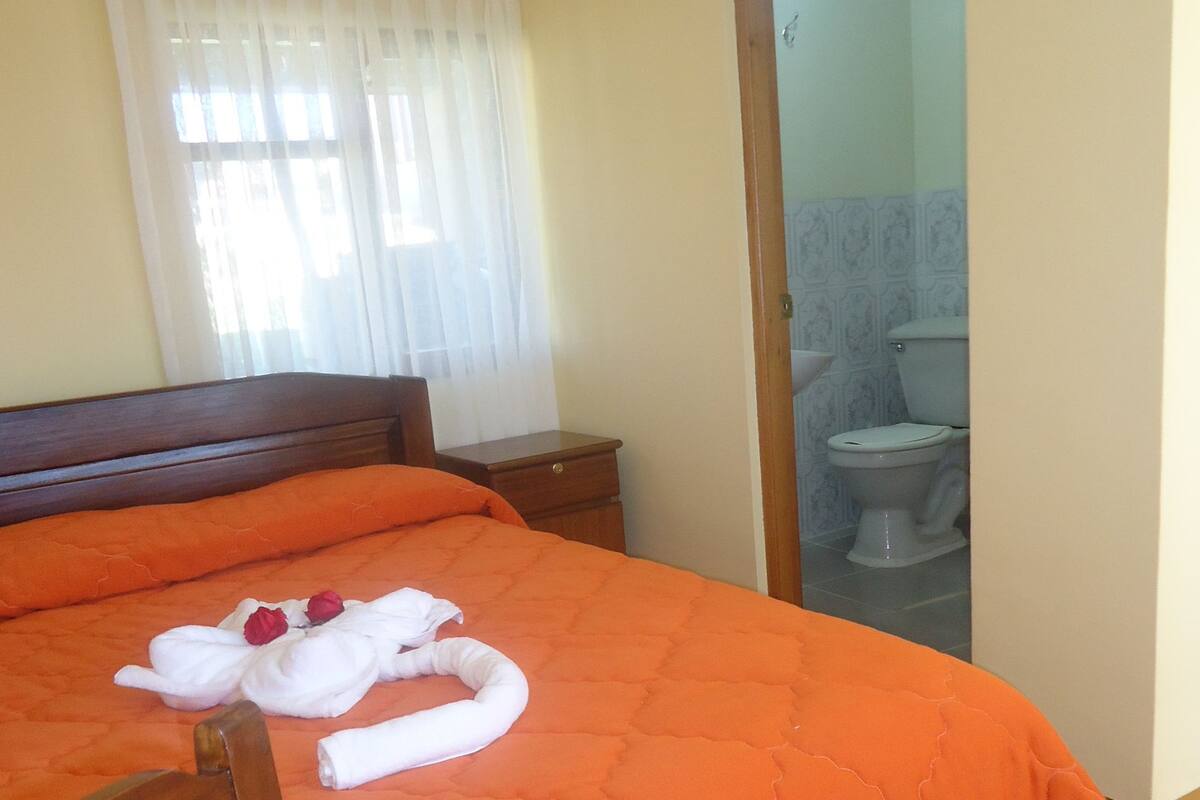 Chambre Double, salle de bains privée