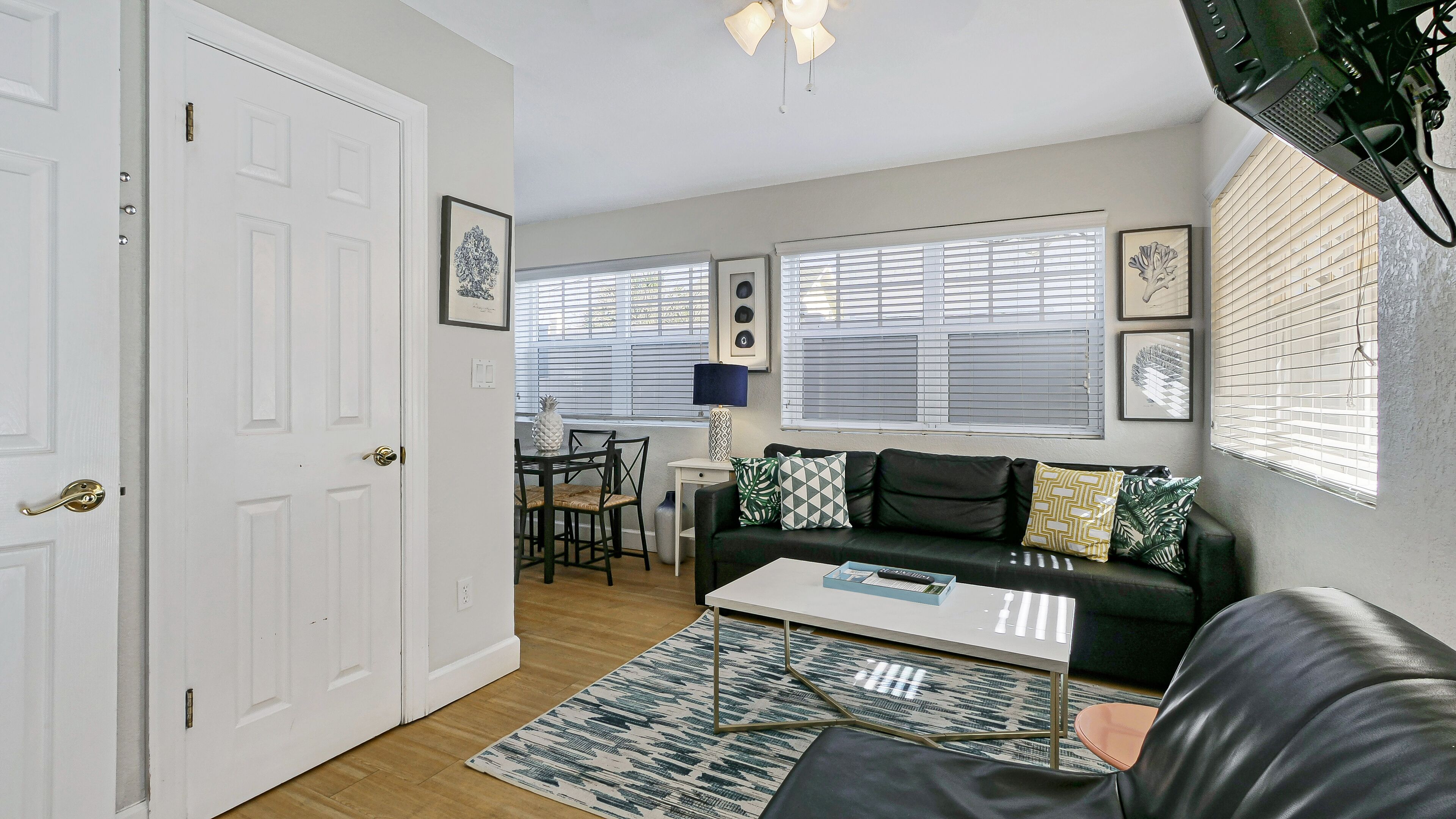 #11 family queen suite, 1b/1b | living area | 32-inch tv with cable channels